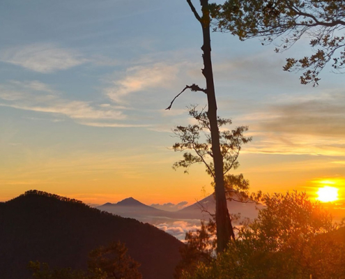 Sunrise_mount_Sanghyang
